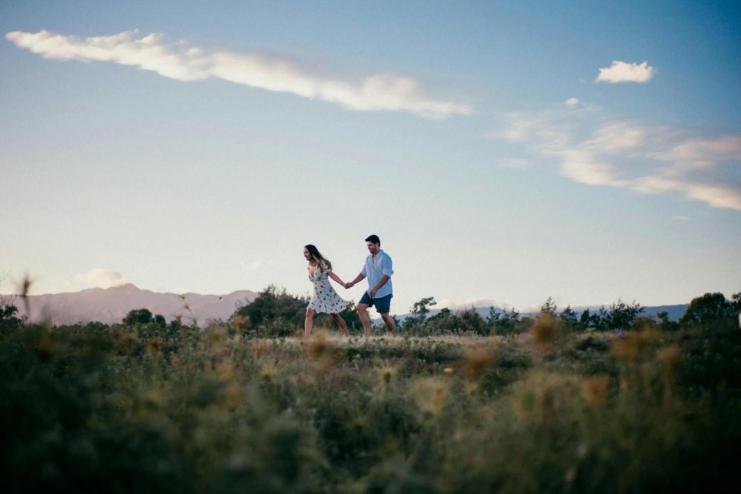 Persone che lavorano insieme su un progetto di crescita personale